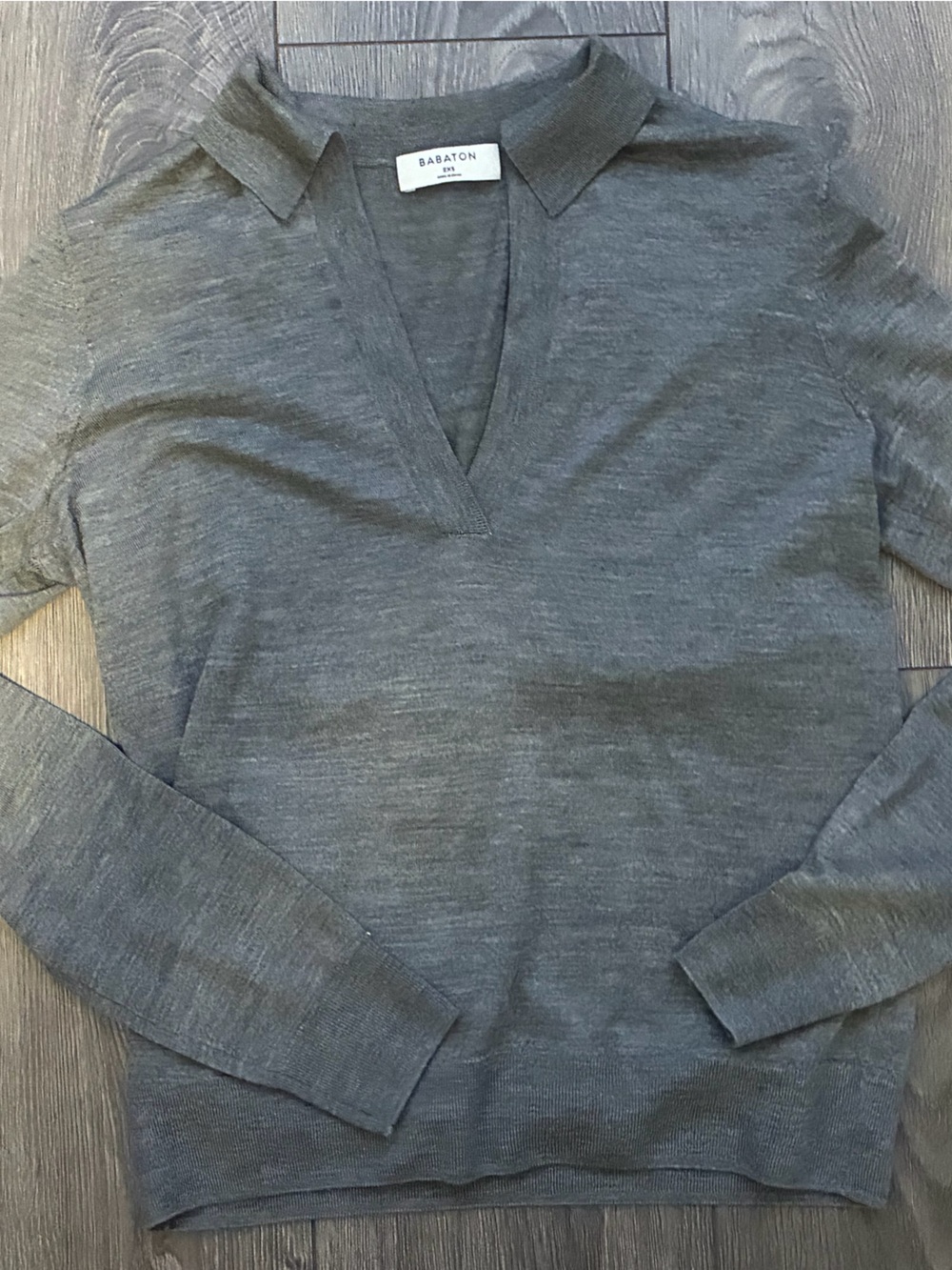 Babaton Merino Wool V‑Notch Crewneck Sweater in Grey